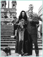 Piazza di Spagna con il marito Goffredo Petrassi